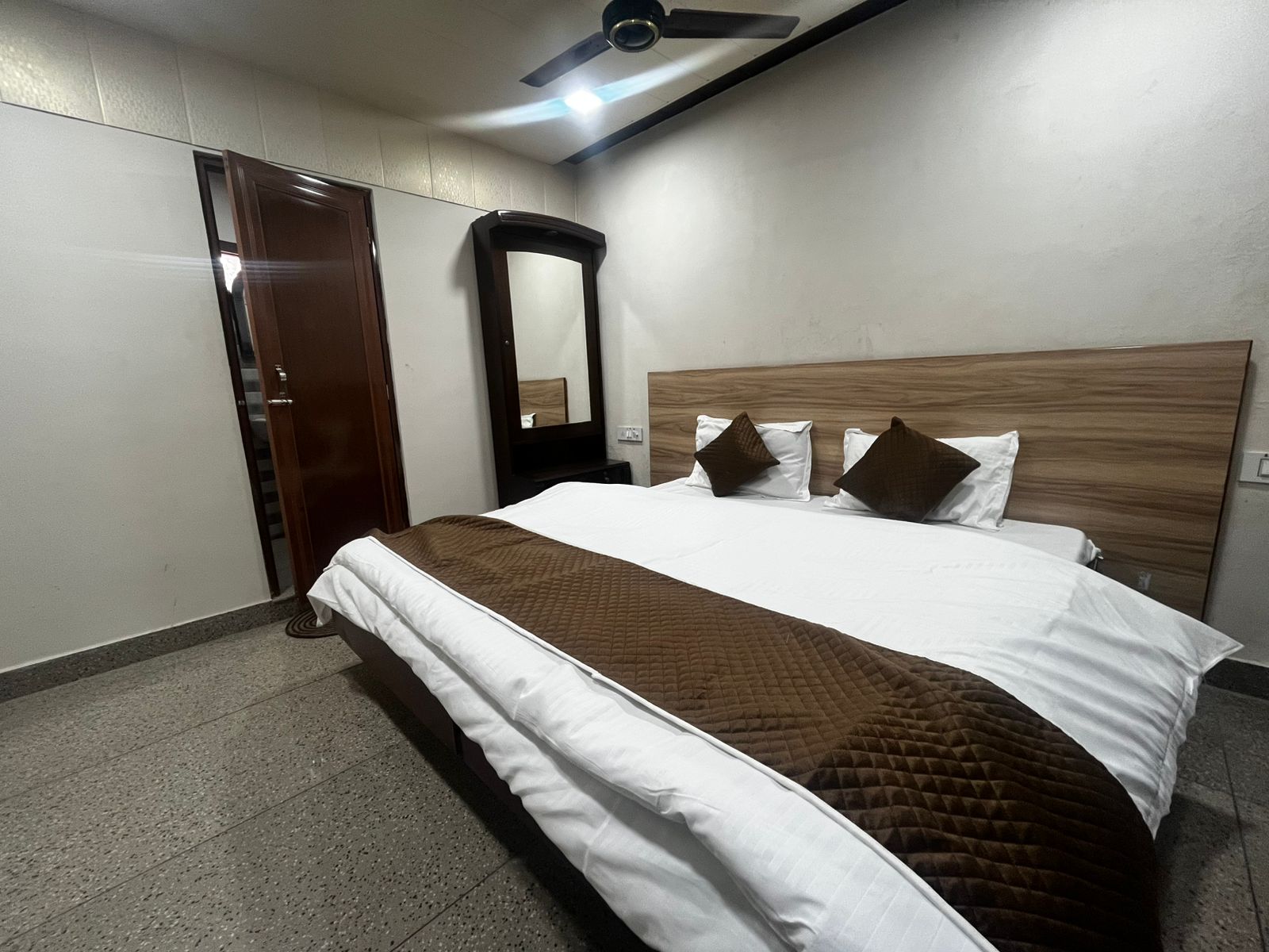 The HOTEL PRAKASH