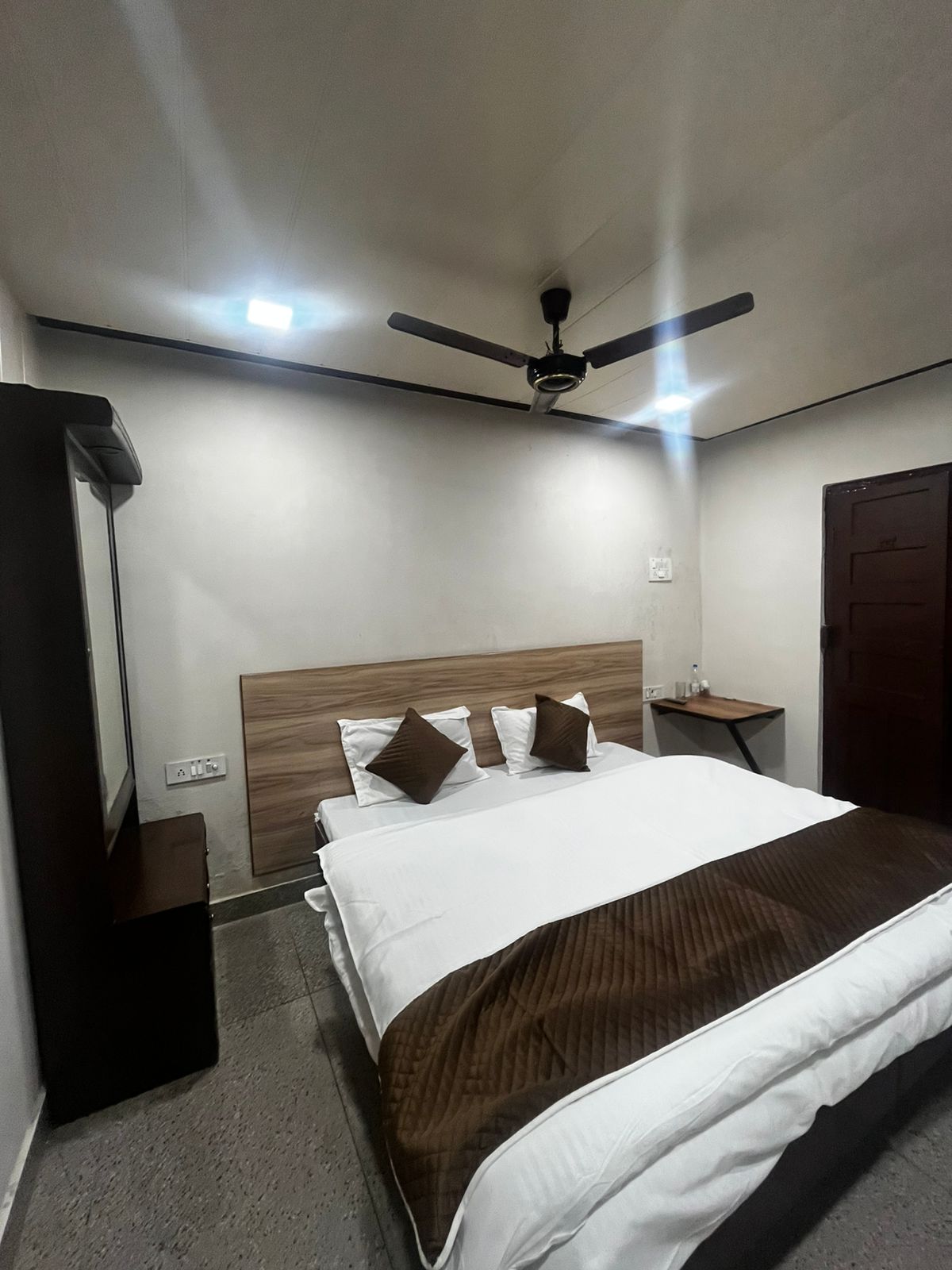 The HOTEL PRAKASH